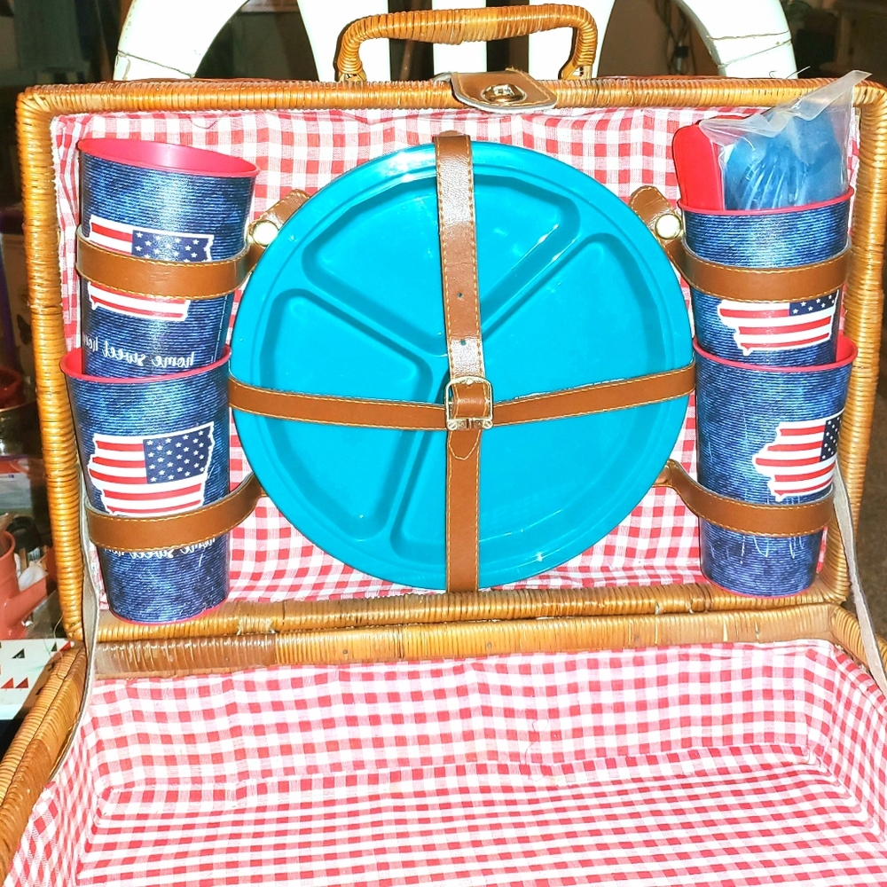 Wicker Picnic kit for 4 people